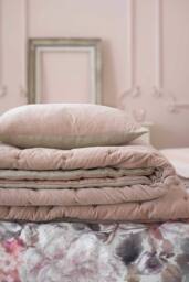 CHRISTY Luxury Quilted Velvet 'Jaipur' Throw in Dusty Pink - Size: 140 cm x 200 cm - thumbnail 4