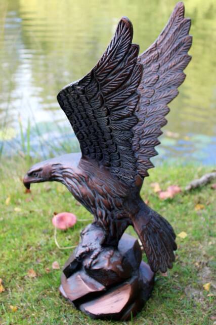Inspirational Gifting Eagle Swooping Garden Sculpture Ornament Statue in Bronze - image 1