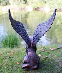 Inspirational Gifting Eagle Swooping Garden Sculpture Ornament Statue in Bronze - thumbnail 5