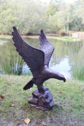 Inspirational Gifting Eagle Swooping Garden Sculpture Ornament Statue in Bronze - thumbnail 4
