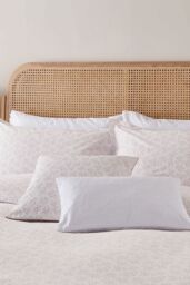 Murmur 'Mae' Cotton Cushion in Pink - Size: 45 cm x 45 cm - thumbnail 2