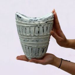 KDMD Wide Neck Shaped Vase - Cream 22cm - thumbnail 3