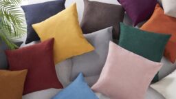 Luxury Living Velvet Chenille Cushion in Green - Size: 55 cm x 55 cm - thumbnail 5