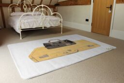 Benjamin Tate Design Holiday Shopping Rug in Natural - Size: Large - thumbnail 3