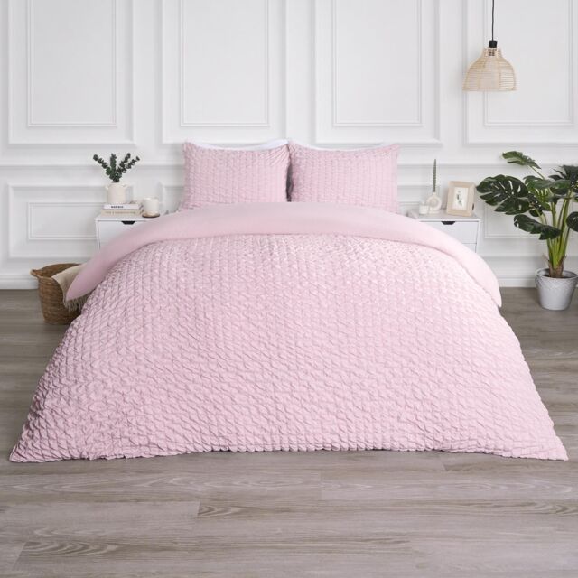 OHS Luxury Seersucker Duvet Cover Set Geo Pillowcase Quilt in Light Pink - Size: King - image 1