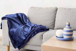 New Edge Blinds Plush Collection Flannel Fleece Super Soft Throw in Blue - Size: 140 cm x 180 cm - thumbnail 3