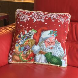 Luxury Living Christmas Gifts Decorative Cushion Cover Only 45cm x 45cm in Red - Size: 45 cm x 45 cm