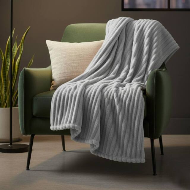 Snug City Chunky Ribbed Mink Throw Ultra Soft Warm Elegant Blanket for Sofa Bed in Silver - Size: 200 cm x 240 cm - image 1