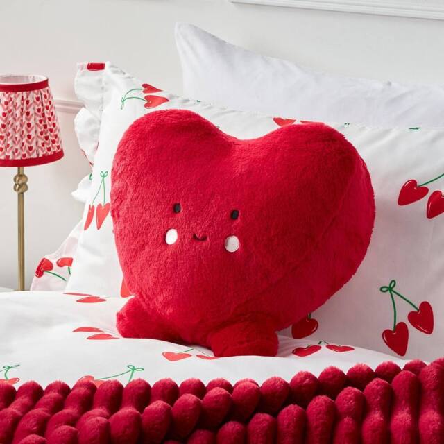 OHS Heart Shaped Decorative Scatter Cushion Throw Pillow in Red - image 1