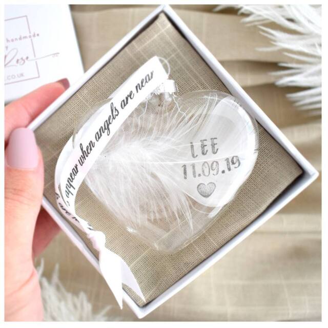 Amaya Rose Ltd Personalised Memorial Keepsake Bauble. Christmas Decoration Custom in Clear