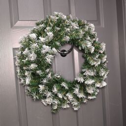 Samuel Alexander 55cm Premier Christmas Snow Tipped Green Pine PVC Door Wreath - thumbnail 2