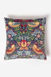 Homescapes William Morris Strawberry Thief Velvet Cushion in Navy - Size: 45 cm x 45 cm - thumbnail 2
