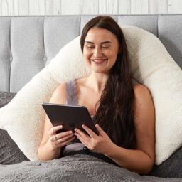 OHS Teddy Fleece V Shaped Pillow Support Pregnancy Orthopaedic Cushion in Navy - thumbnail 6