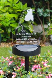 Personalised Memento Company Personalised Robin Memorial Outdoor Solar Light in Clear - thumbnail 4