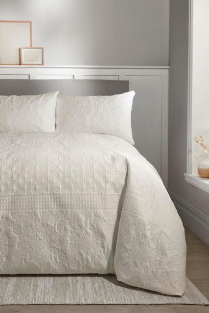 Serene 'Avery Stripe' Pinsonic Soft Touch Duvet Cover Set in Natural - Size: King - image 1