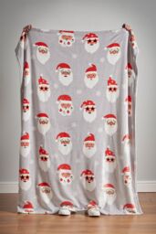 Catherine Lansfield 'Christmas Santa Spec-Tacular' Cosy Fleece Blanket Throw in Grey - Size: 130 cm x 170 cm - thumbnail 2