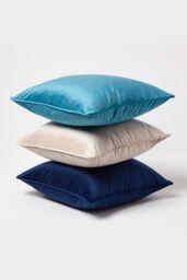 Homescapes Filled Velvet Cushion with Piped Edge 46 x 46 cm in Turquoise - thumbnail 6