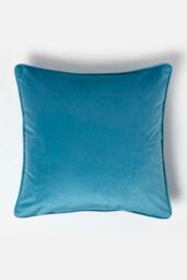 Homescapes Filled Velvet Cushion with Piped Edge 46 x 46 cm in Turquoise - thumbnail 3
