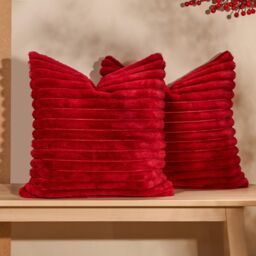 OHS 2 x Faux Fur Thick Rib Cushion Covers in Red - Size: 45 cm x 45 cm - thumbnail 2