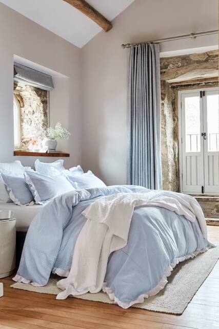 CHRISTY Seersucker Cotton Stripe Relaxed Duvet Cover Sets in Blue - Size: Super King - image 1