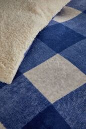 Bedlam 'Cosy Theo Check' Plush & Sherpa Reverse Duvet Cover Set in Blue - Size: Single - thumbnail 3