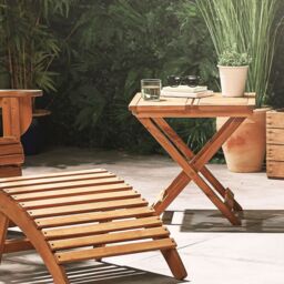VonHaus Hudson Adirondack Acacia Hardwood Folding Garden Side Table in Natural - thumbnail 4
