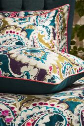 Edinburgh Weavers Aretha 200 Thread Count Paisley Premium Cotton Sateen Piped Duvet Cover Set in Teal - Size: Super King - thumbnail 3