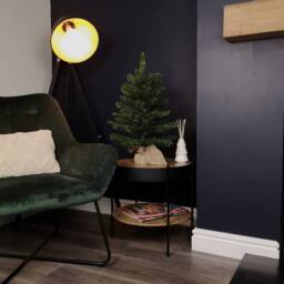 Samuel Alexander 60cm Mini Richmond Christmas Tree in a Burlap Base with 72 Tips in Green - thumbnail 2