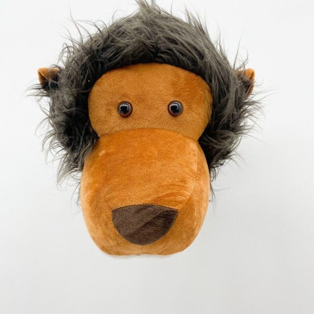Minster Lion Head Hanger - L18 x W20 x H30 cm in Brown - Size: 1 Pack - image 1