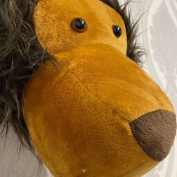 Minster Lion Head Hanger - L18 x W20 x H30 cm in Brown - Size: 1 Pack - thumbnail 5