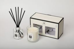 Aroma Naturals Minimalist Luxe Candle & Reed Diffuser Gift Set Avant l'aurore Scent in White - Size: Medium - thumbnail 2