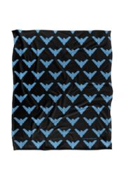 DC Comics Batman Nightwing Logo Pattern Blanket 152 x 127 cm in White - thumbnail 1