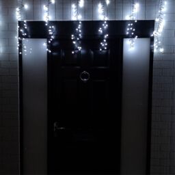 Samuel Alexander 4.8m x 0.5m 425 LED Frosted Cluster Curtain Christmas Lights in White - thumbnail 1