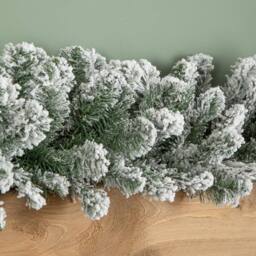Samuel Alexander 2.7m (9ft) Luxury Imperial Green Snowflocked Christmas Garland - thumbnail 7