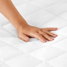 Velosso Quilted Mattress Protector Hypoallergenic in White - Size: King - thumbnail 3