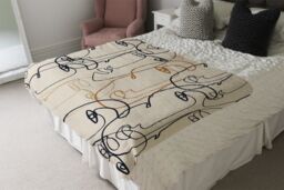 Benjamin Tate Design Continuous line drawing of faces Designer Blanket in Natural - Size: 120 cm x 150 cm - thumbnail 4