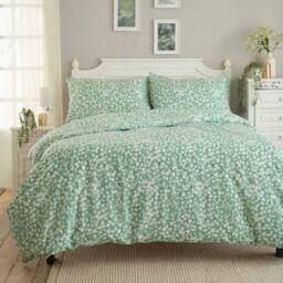 Deyongs Dainty Floral Cotton Duvet Set with Printed Floral Design in Green - Size: Super King