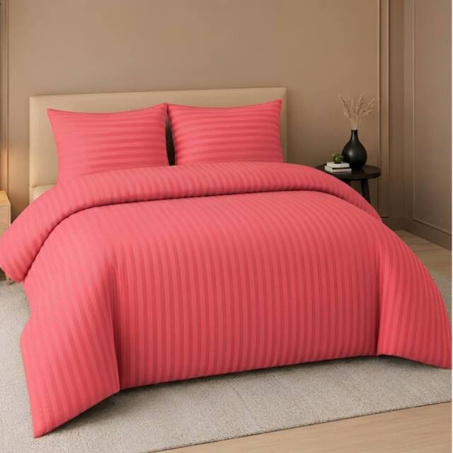 Pamposh Satin Stripes Duvet Cover Set Reversible Bedding Sets in Red - Size: Super King - image 1