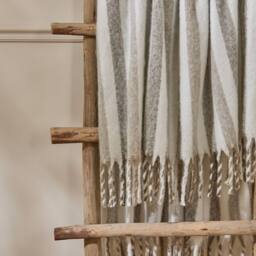 Wylder Beechwood 100% Cotton Woven Stripe Throw in Grey - Size: 140 cm x 180 cm - thumbnail 2