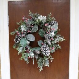 Shatchi 60cm Frosty Green Christmas Wreath - thumbnail 4