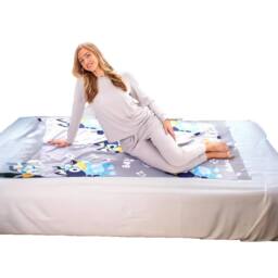 Bluey Fleece Music Notes Supersoft Blanket in Light Grey - thumbnail 3