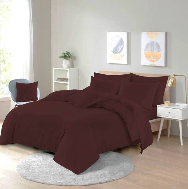 Homes-Linen Plain Dyed Polycotton Duvet Cover Set with Pillowcases in Chocolate - Size: Single - image 1