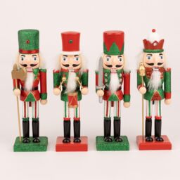 Shatchi 25cm Red Green Wooden Nutcrackers Soldiers King Drummer Christmas Ornament 4pcs Set - thumbnail 4