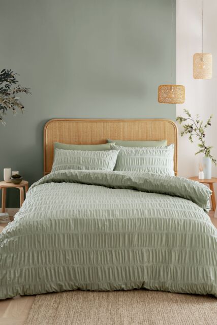 Catherine Lansfield 'Seersucker' Duvet Set in Green - Size: Single - image 1