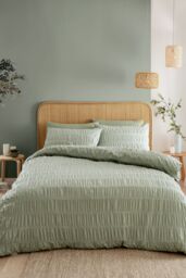 Catherine Lansfield 'Seersucker' Duvet Set in Green - Size: Single - thumbnail 1