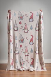 Catherine Lansfield 'Christmas Gnomes' Blanket Throw in Pink - Size: 130 cm x 170 cm - thumbnail 4