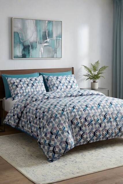 Pamposh Duvet Cover Set Reversible Quilt Covers Bedding Set in Blue - Size: King - image 1