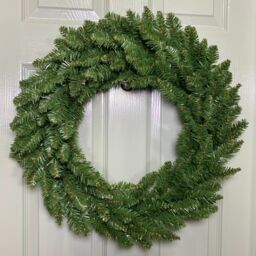 Samuel Alexander 60cm Plain Green Christmas Wreath with 160 Bullet Tips - thumbnail 1
