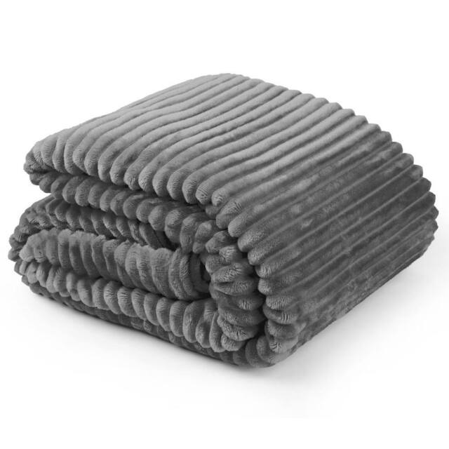 New Edge Blinds Dahlia Fleece Throw in Charcoal - Size: 140 cm x 180 cm - image 1