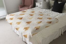Benjamin Tate Design Golden Geometric Shapes Blanket in Natural - Size: 120 cm x 150 cm - thumbnail 3